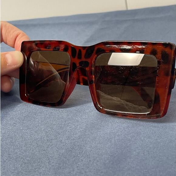 Animal Print Square Frame Fashion Sunglasses Brown Lenses - Picture 8 of 8